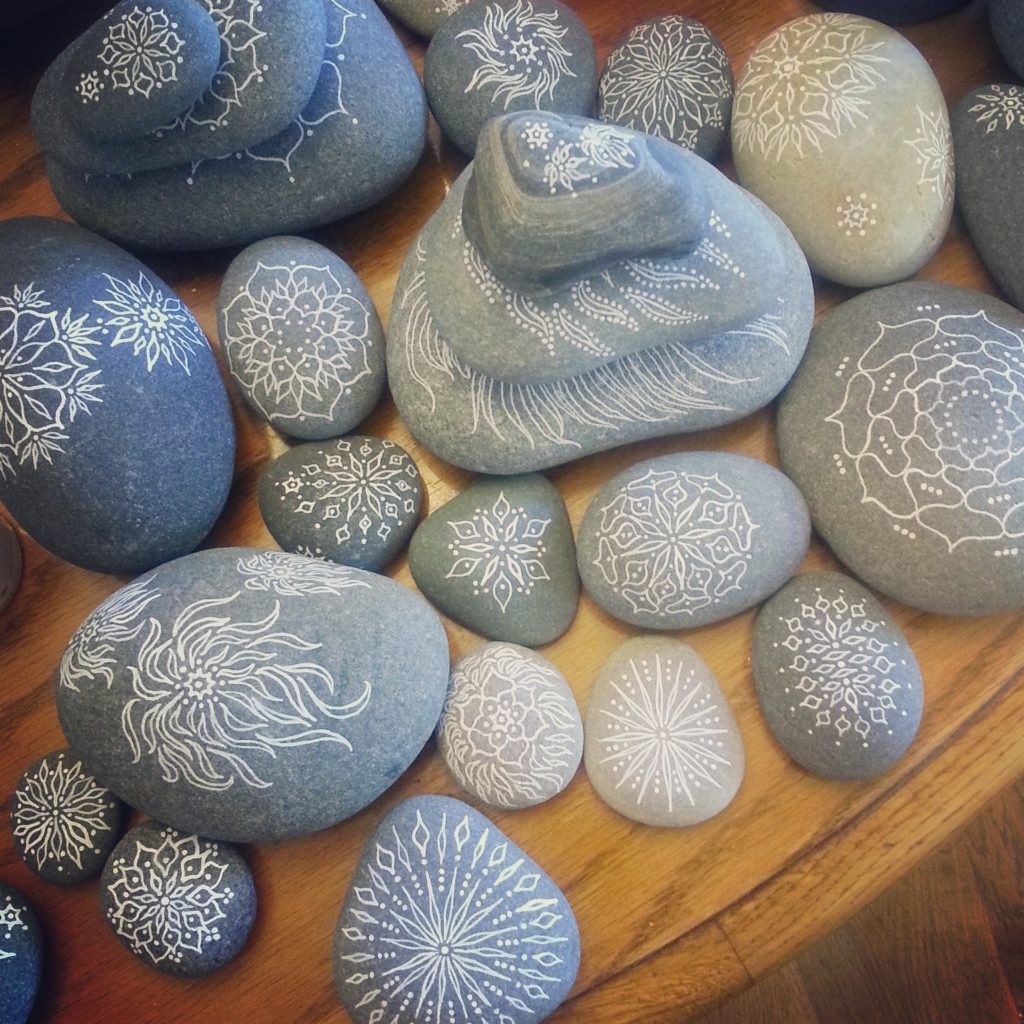 Inspire your indoor chores with a grounding, centering river stone mandala. Put it where you'll see it when you're washing dishes, just like Jess did!